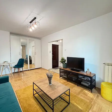 Old Town & Cozy Apartment