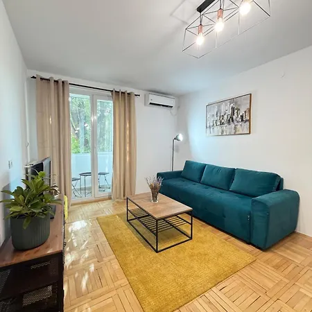 Old Town & Cozy Apartment Bucharest